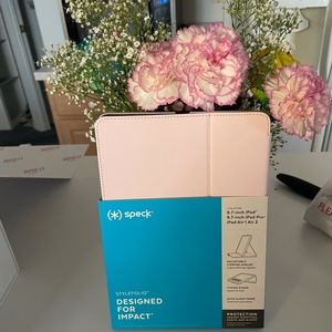 Ipad pro and Ipad air tablet holder